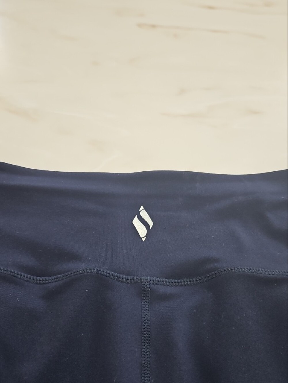Skechers Women's Navy, Black Cropped Active Leggings/Both For One Price. - Picture 6 of 7